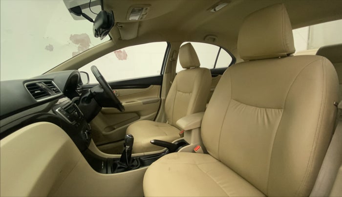 2014 Maruti Ciaz VDI, Diesel, Manual, 60,880 km, Right Side Front Door Cabin