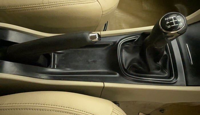 2014 Maruti Ciaz VDI, Diesel, Manual, 60,880 km, Gear Lever
