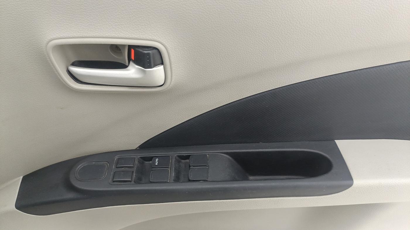 2014 Maruti Celerio VXI, Petrol, Manual, 61,959 km, Driver Side Door Panels Control