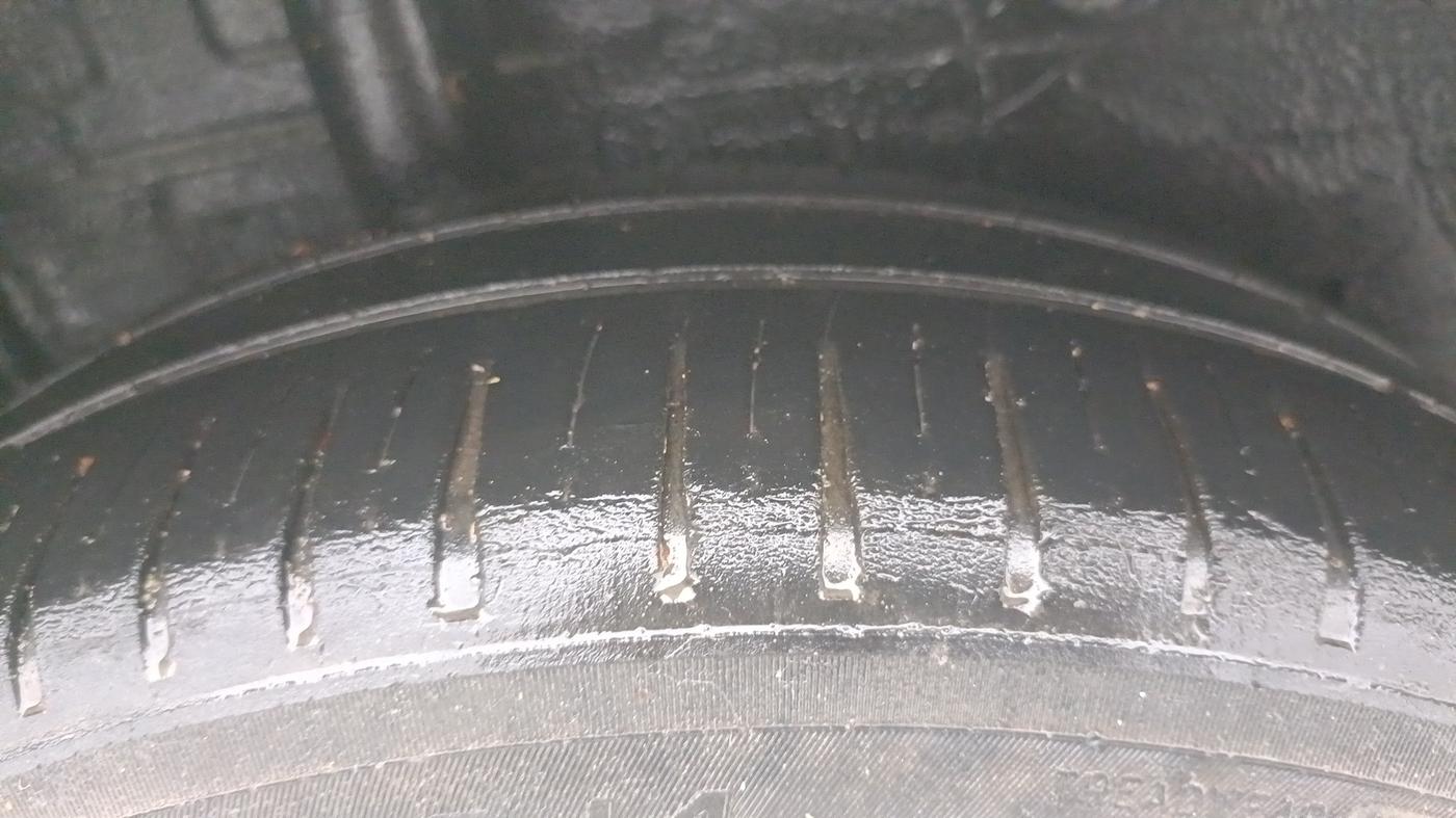2014 Maruti Celerio VXI, Petrol, Manual, 61,959 km, Right Rear Tyre Tread