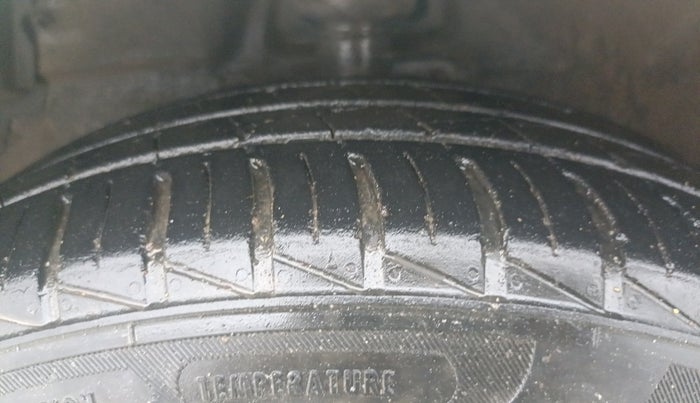 2014 Maruti Celerio VXI, Petrol, Manual, 61,877 km, Left Front Tyre Tread