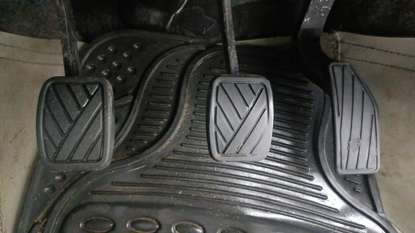 2014 Maruti Celerio VXI, Petrol, Manual, 61,959 km, Pedals