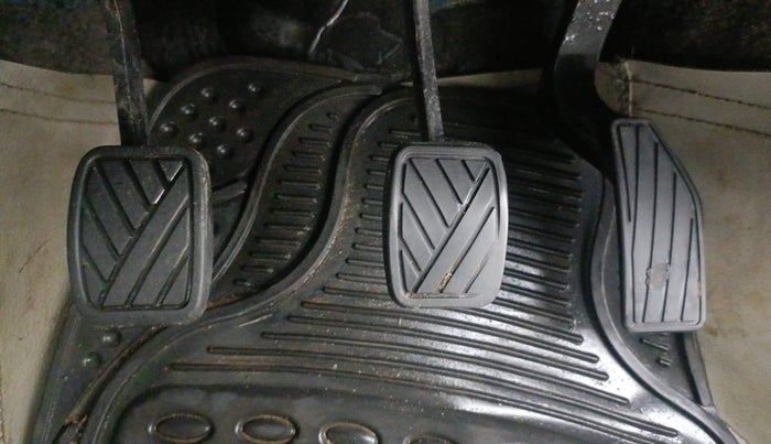 2014 Maruti Celerio VXI, Petrol, Manual, 61,877 km, Pedals