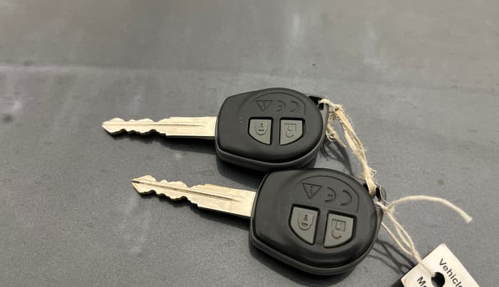 2023 Maruti Baleno DELTA PETROL 1.2, Petrol, Manual, 37,137 km, Key Close Up