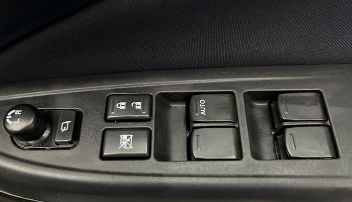 2023 Maruti Baleno DELTA PETROL 1.2, Petrol, Manual, 37,137 km, Driver Side Door Panels Control