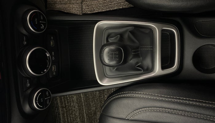 2021 Hyundai VENUE S+ 1.2, Petrol, Manual, 8,602 km, Gear Lever