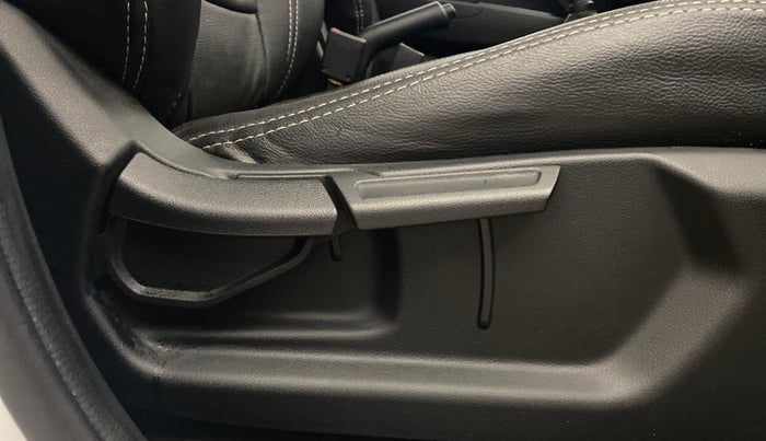 2021 Hyundai VENUE S+ 1.2, Petrol, Manual, 8,602 km, Driver Side Adjustment Panel