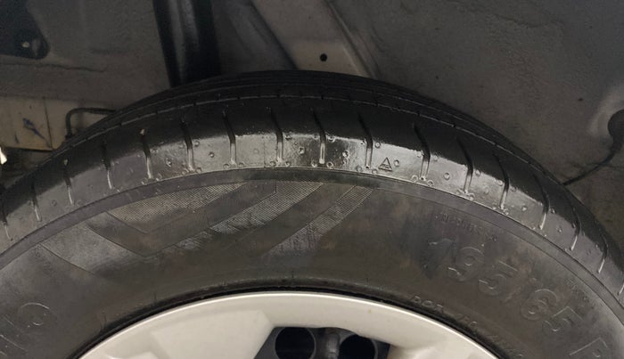 2021 Hyundai VENUE S+ 1.2, Petrol, Manual, 8,602 km, Right Rear Tyre Tread