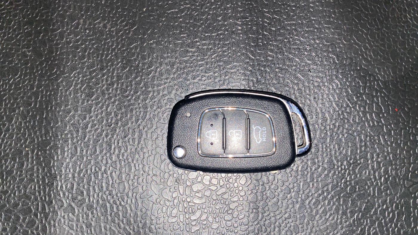 2021 Hyundai VENUE S+ 1.2, Petrol, Manual, 8,602 km, Key Close Up