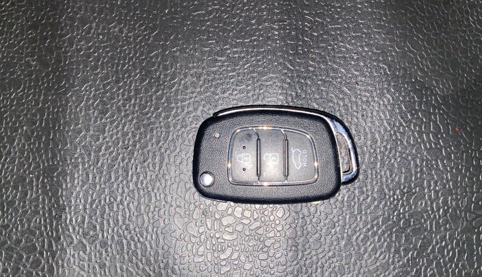 2021 Hyundai VENUE S+ 1.2, Petrol, Manual, 8,602 km, Key Close Up