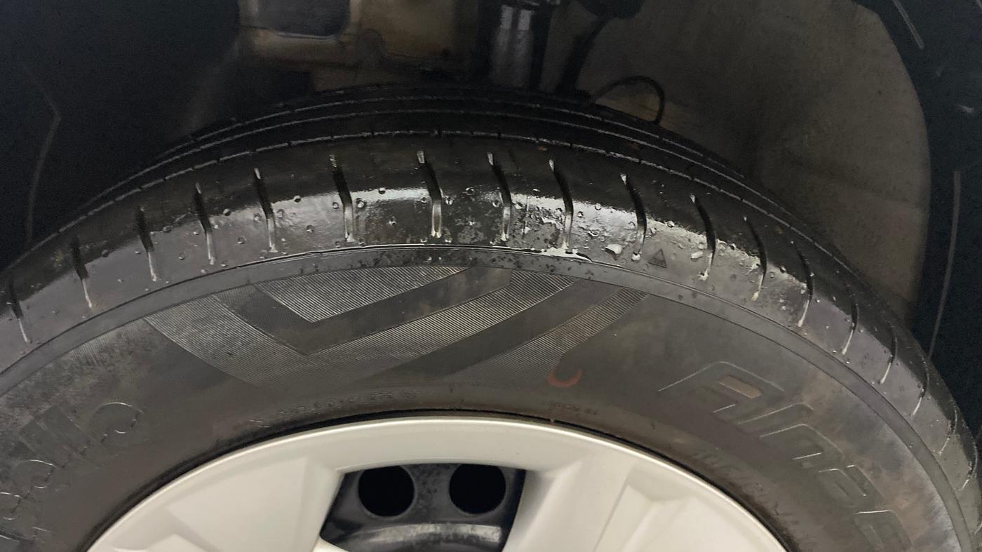 2021 Hyundai VENUE S+ 1.2, Petrol, Manual, 8,602 km, Left Front Tyre Tread