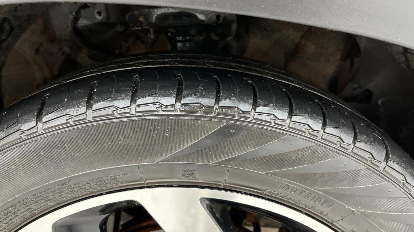 2023 KIA SELTOS  GTX PLUS 1.5 DIESEL AT, Diesel, Automatic, 37,875 km, Right Front Tyre Tread
