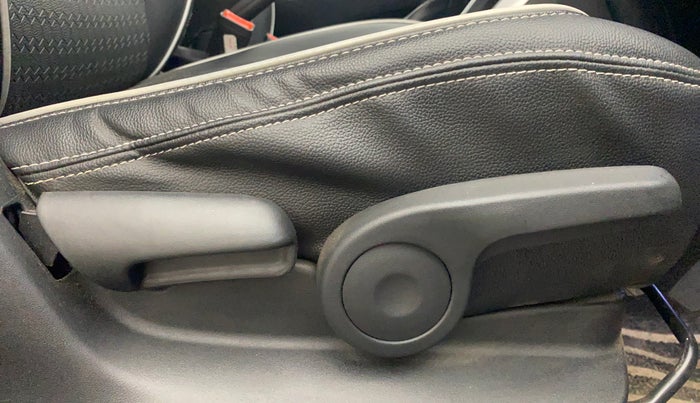 2021 Maruti S Cross ZETA AT 1.5, Petrol, Automatic, 30,141 km, Driver Side Adjustment Panel