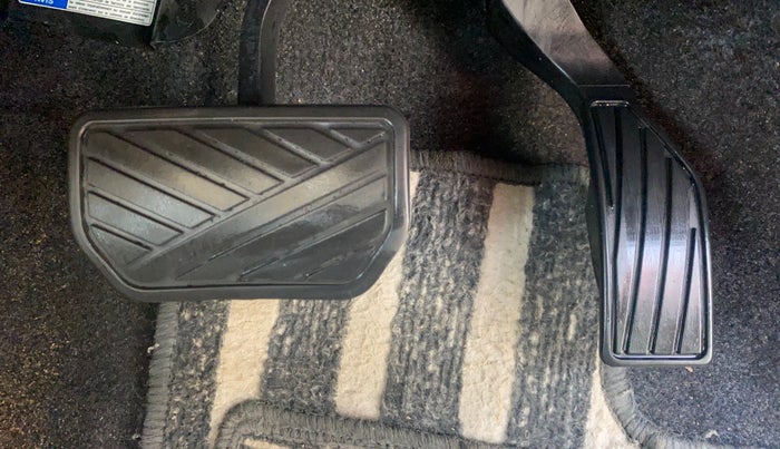 2021 Maruti S Cross ZETA AT 1.5, Petrol, Automatic, 30,141 km, Pedals