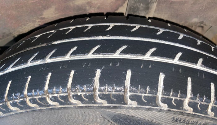 2016 Renault Kwid RXT 0.8, Petrol, Manual, 45,598 km, Left Rear Tyre Tread