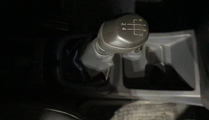 2016 Renault Kwid RXT 0.8, Petrol, Manual, 45,598 km, Gear Lever