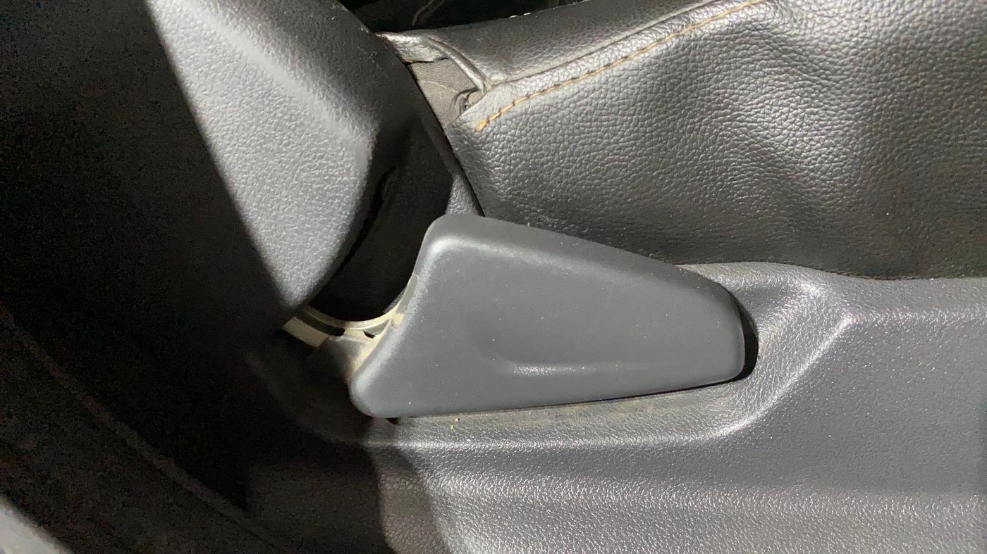 2016 Renault Kwid RXT 0.8, Petrol, Manual, 45,598 km, Driver Side Adjustment Panel
