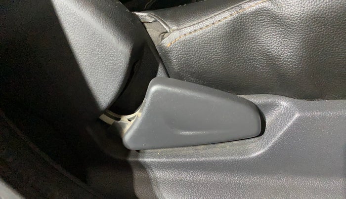 2016 Renault Kwid RXT 0.8, Petrol, Manual, 45,598 km, Driver Side Adjustment Panel