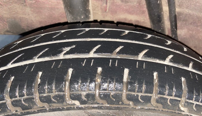 2016 Renault Kwid RXT 0.8, Petrol, Manual, 45,598 km, Right Rear Tyre Tread