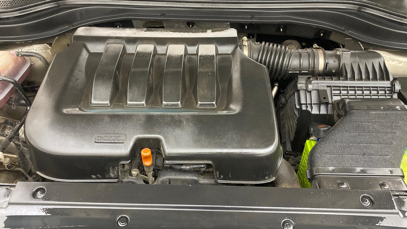 2021 Mahindra XUV700 AX 7 LUXURY P AT 7 STR, Petrol, Automatic, 1,33,099 km, Engine View