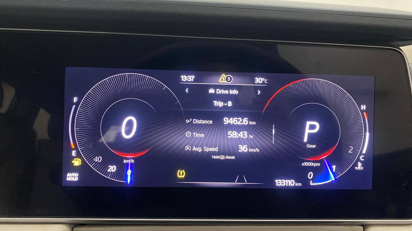 2021 Mahindra XUV700 AX 7 LUXURY P AT 7 STR, Petrol, Automatic, 1,33,099 km, Odometer Image