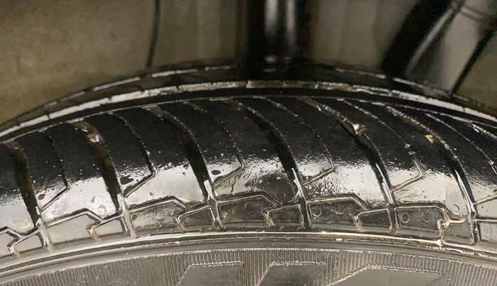 2024 Hyundai EXTER SX(O) 1.2 AMT, Petrol, Automatic, 29,524 km, Left Rear Tyre Tread