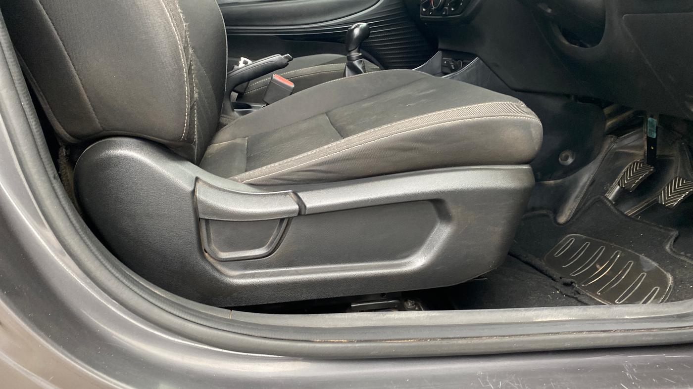 2021 Hyundai NEW I20 MAGNA 1.2 MT, Petrol, Manual, 83,316 km, Driver Side Adjustment Panel