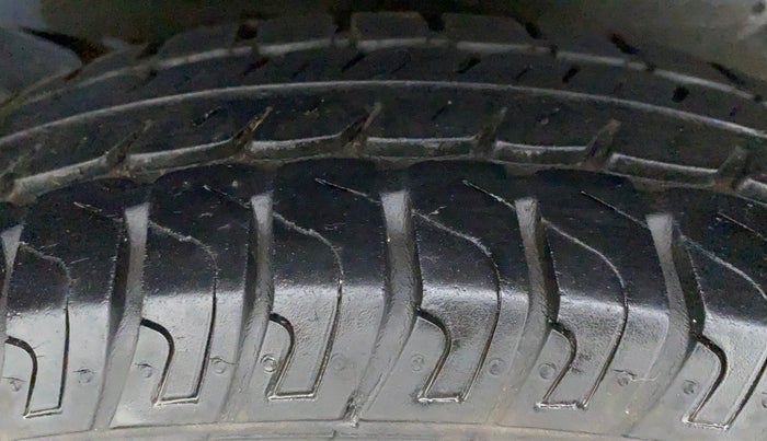 2014 Maruti Wagon R 1.0 LXI, Petrol, Manual, 13,900 km, Right Front Tyre Tread