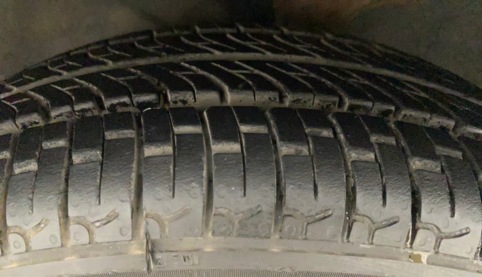 2011 Hyundai Santro Xing GL PLUS, Petrol, Manual, 69,102 km, Left Front Tyre Tread
