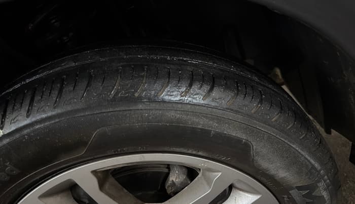 2024 Renault TRIBER RXZ, Petrol, Manual, 30,257 km, Right Front Tyre Tread