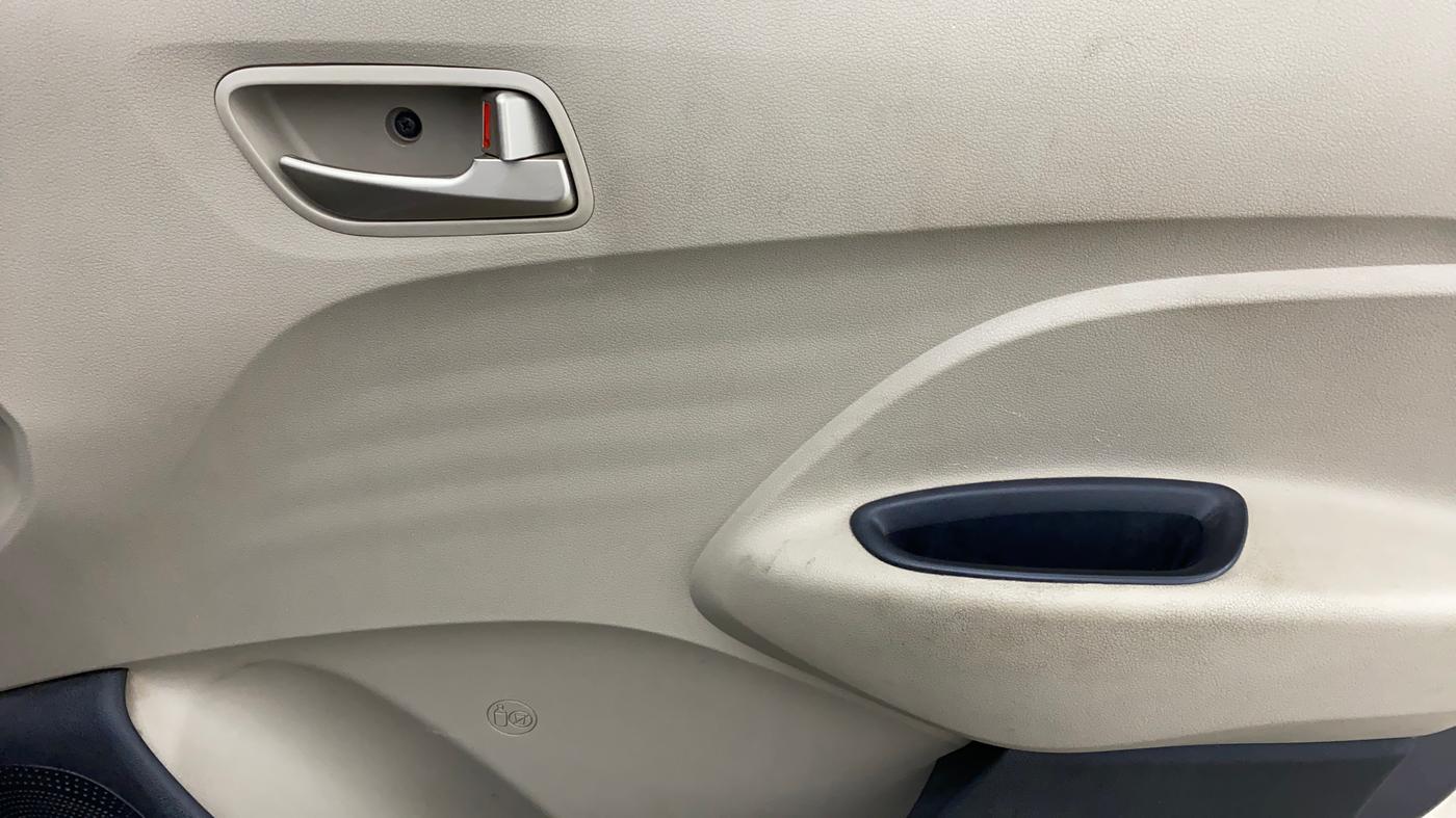 2019 Hyundai NEW SANTRO SPORTZ CNG, CNG, Manual, 85,746 km, Driver Side Door Panels Control