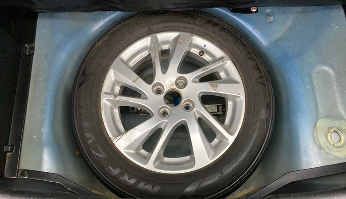 2013 Maruti Swift ZXI, Petrol, Manual, 40,611 km, Spare Tyre