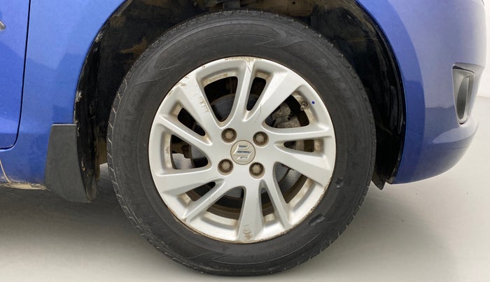 2013 Maruti Swift ZXI, Petrol, Manual, 40,611 km, Right Front Wheel