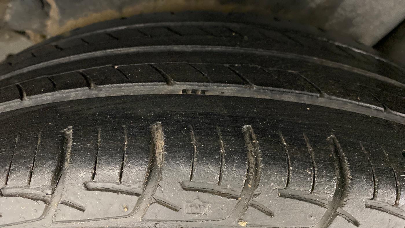 2013 Maruti Swift ZXI, Petrol, Manual, 40,611 km, Left Rear Tyre Tread