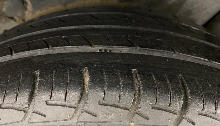 2013 Maruti Swift ZXI, Petrol, Manual, 40,611 km, Left Rear Tyre Tread