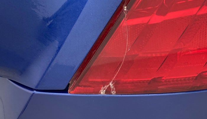 2013 Maruti Swift ZXI, Petrol, Manual, 40,611 km, Right tail light - Minor damage