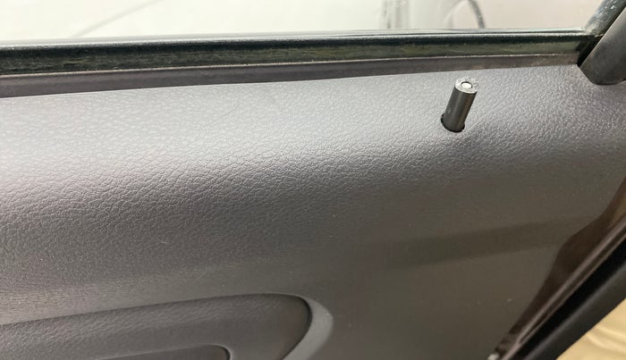 2021 Datsun Redi Go T(O) 1.0, Petrol, Manual, 28,528 km, Lock system - Door lock knob has minor damage
