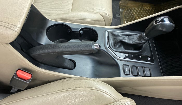 2017 Hyundai Tucson 2WD AT GL PETROL , Petrol, Automatic, 53,209 km, Gear Lever