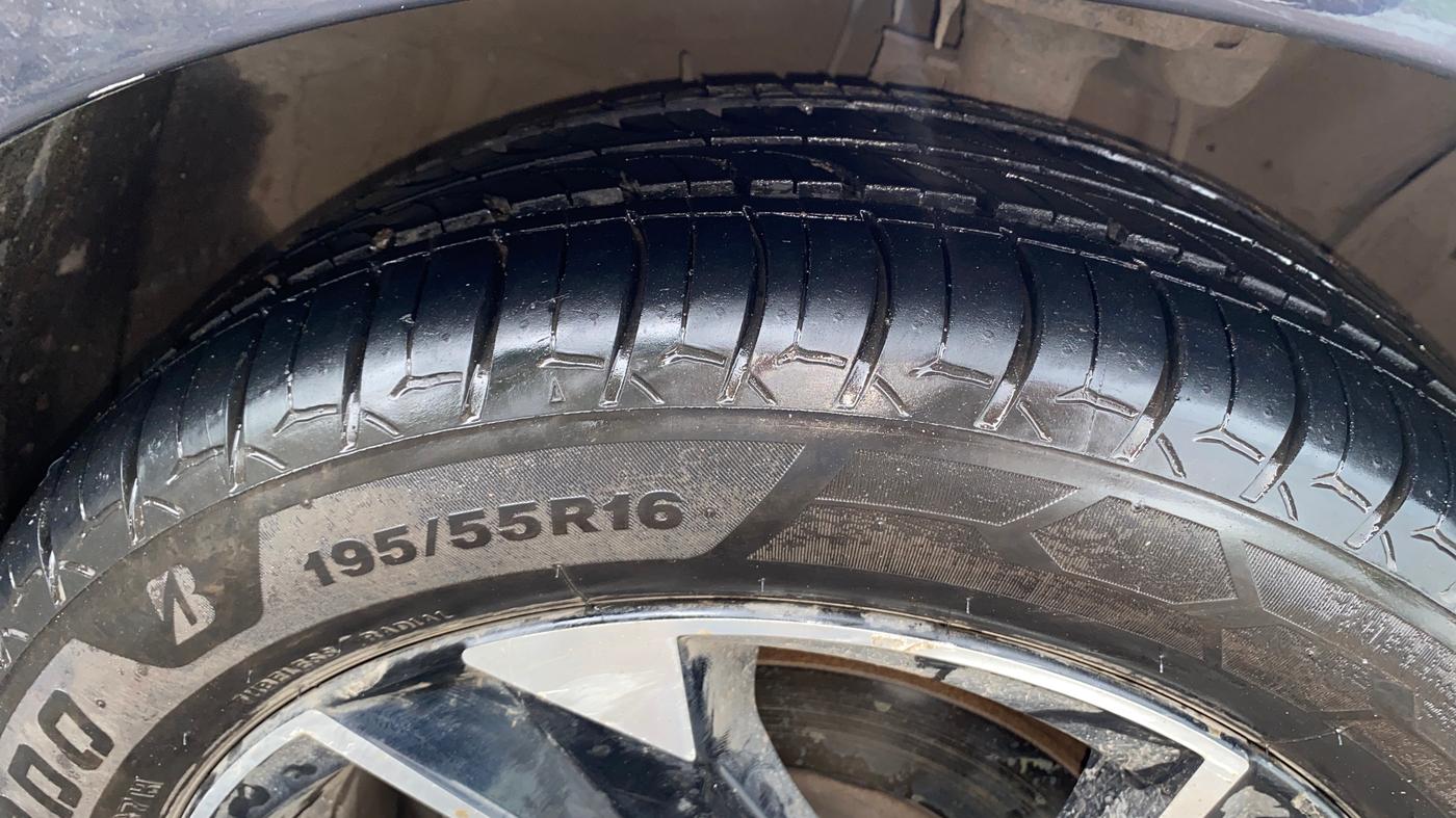 2020 Hyundai Verna SX (O) 1.0 TURBO DCT, Petrol, Automatic, 71,816 km, Right Front Tyre Tread