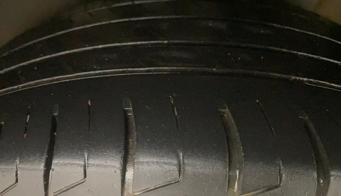 2022 KIA SELTOS HTX 1.5 PETROL, Petrol, Manual, 28,282 km, Left Rear Tyre Tread