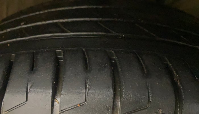 2022 KIA SELTOS HTX 1.5 PETROL, Petrol, Manual, 28,282 km, Right Front Tyre Tread