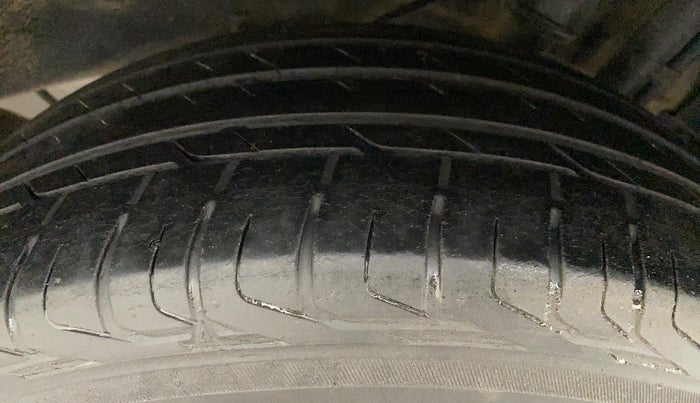 2018 Tata NEXON XZA PLUS PETROL DUAL TONE, Petrol, Automatic, 85,837 km, Left Rear Tyre Tread