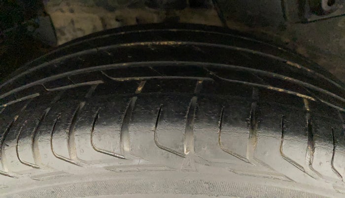 2018 Tata NEXON XZA PLUS PETROL DUAL TONE, Petrol, Automatic, 85,837 km, Right Rear Tyre Tread
