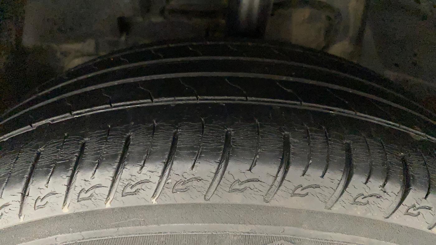 2018 Tata NEXON XZA PLUS PETROL DUAL TONE, Petrol, Automatic, 85,837 km, Left Front Tyre Tread