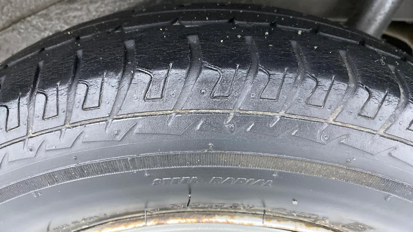 2014 Maruti Wagon R 1.0 LXI, Petrol, Manual, 63,620 km, Left Rear Tyre Tread