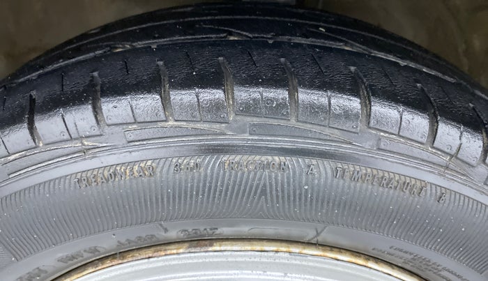 2014 Maruti Wagon R 1.0 LXI, Petrol, Manual, 63,620 km, Left Front Tyre Tread