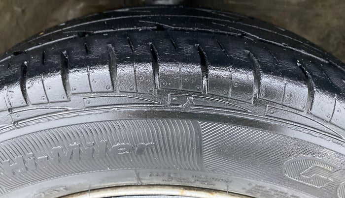 2014 Maruti Wagon R 1.0 LXI, Petrol, Manual, 63,620 km, Right Front Tyre Tread