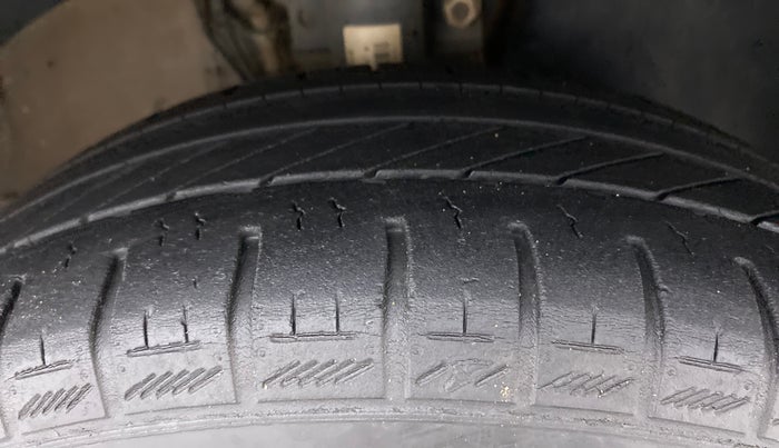 2019 Volkswagen Polo Trendline 1.0 L Petrol, Petrol, Manual, 61,142 km, Right Front Tyre Tread