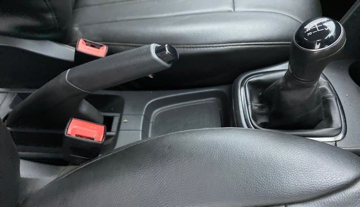 2019 Volkswagen Polo Trendline 1.0 L Petrol, Petrol, Manual, 61,142 km, Gear Lever