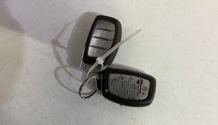 2019 Hyundai VENUE SX PLUS 1.0 TURBO DCT, Petrol, Automatic, 99,037 km, Key Close Up